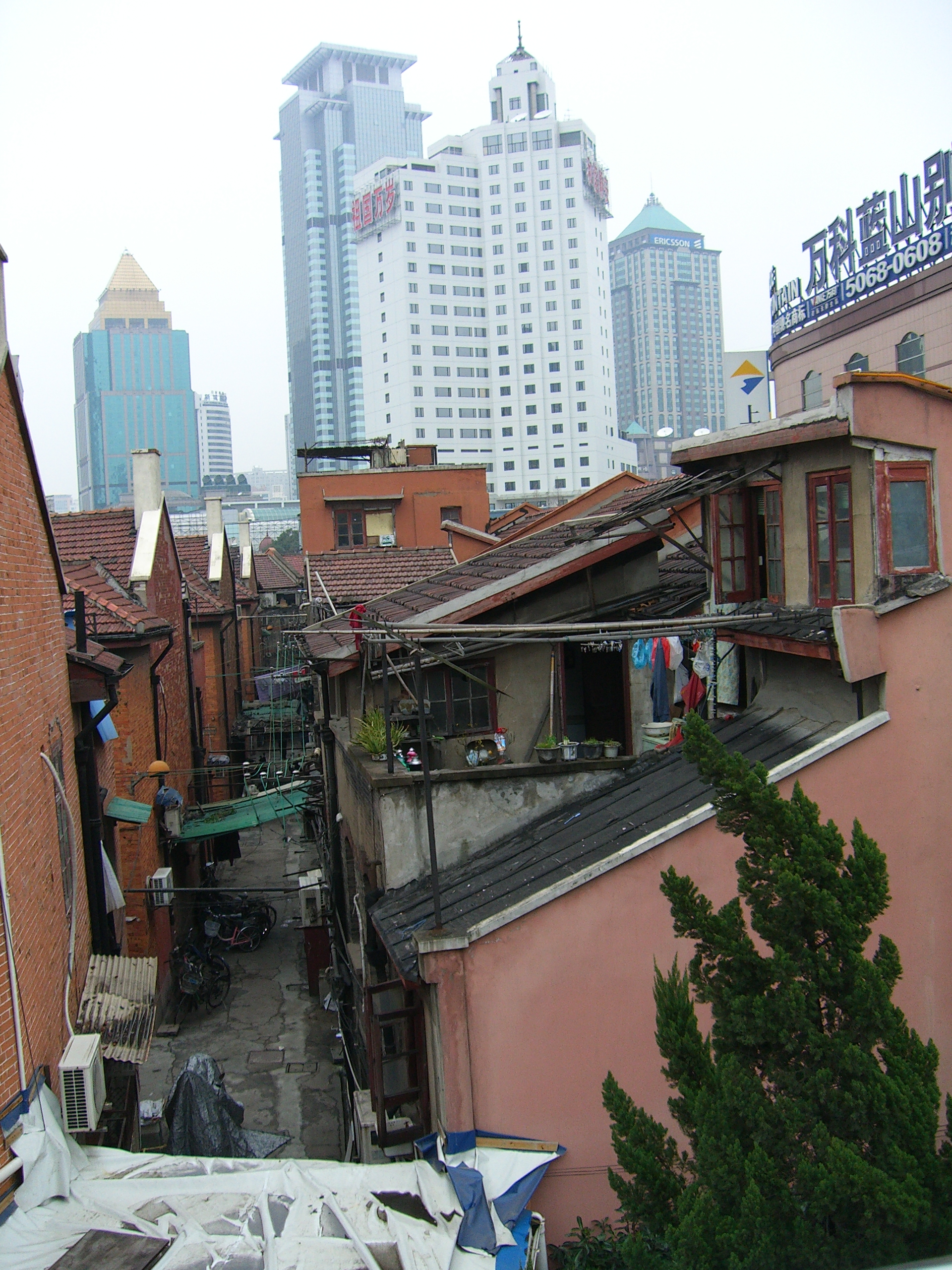 shanghai_old_and_new_architecture